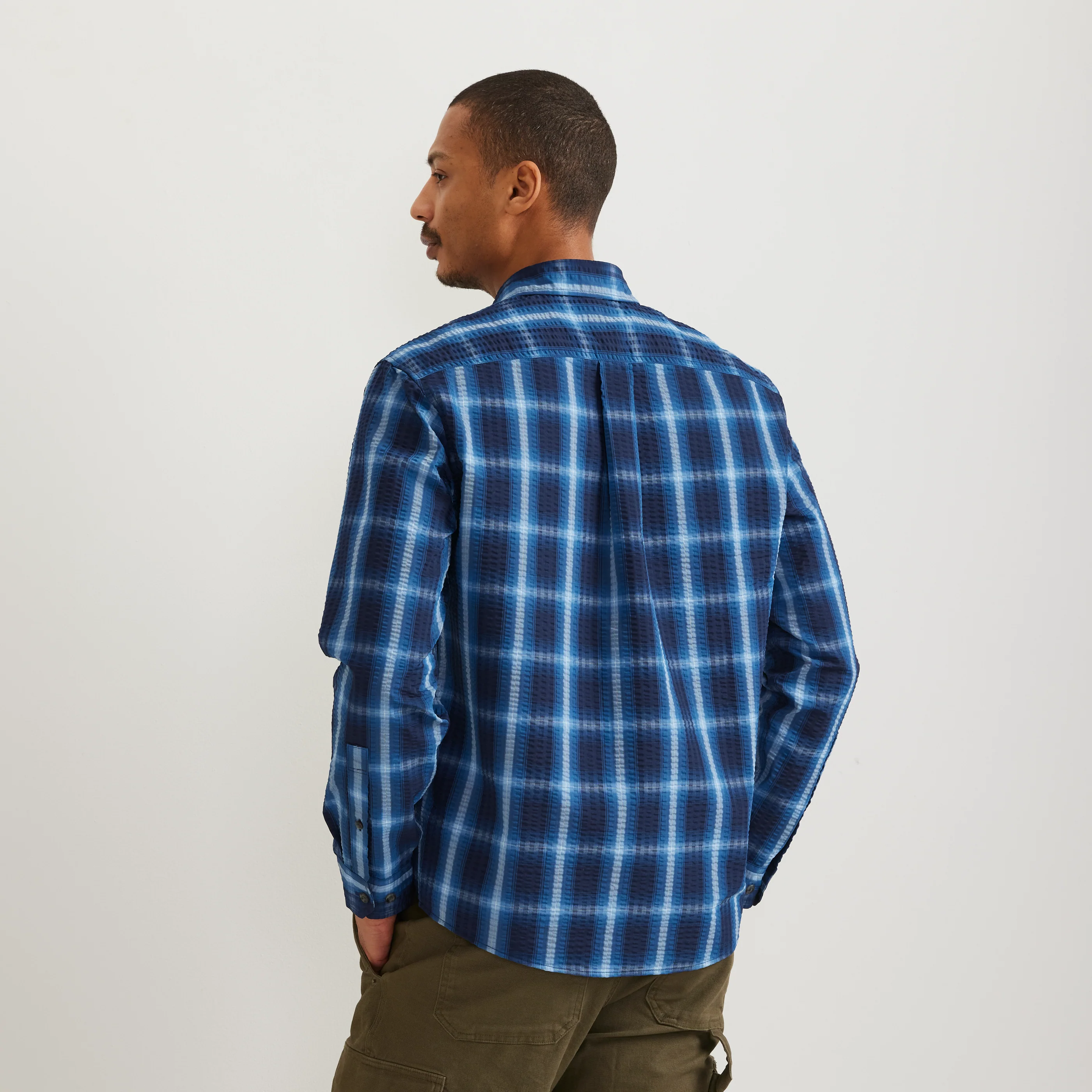 Men's Long-Sleeve Pack It 3.0 Seersucker Shirt - Image 5