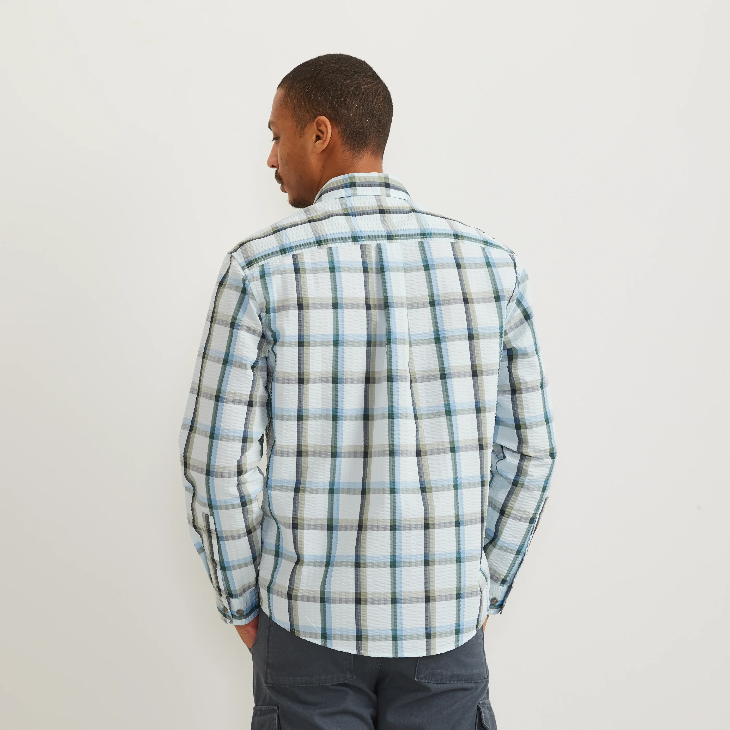 Men's Long-Sleeve Pack It 3.0 Seersucker Shirt - Image 7