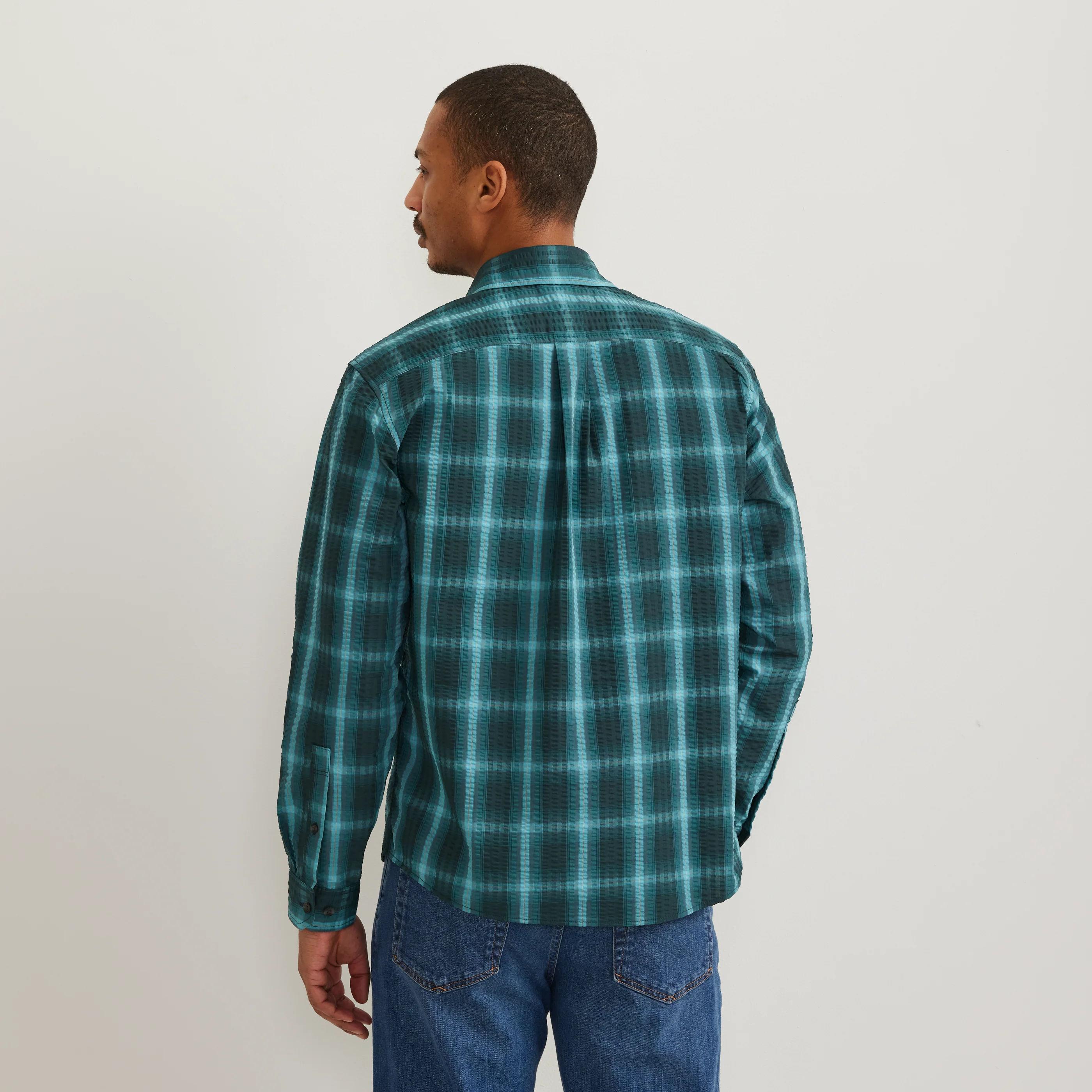 Men's Long-Sleeve Pack It 3.0 Seersucker Shirt - Image 8
