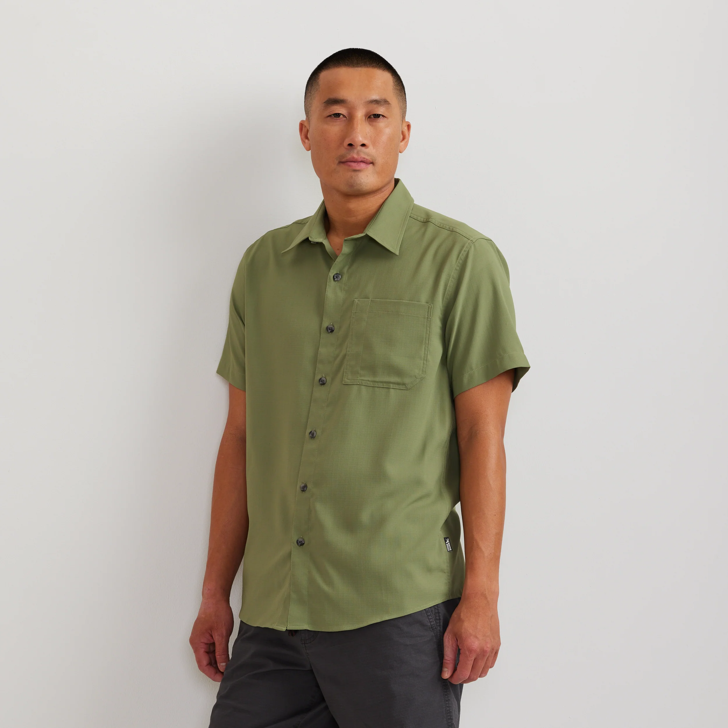 Men's Short Sleeve Destination Shirt-Solid - Image 4
