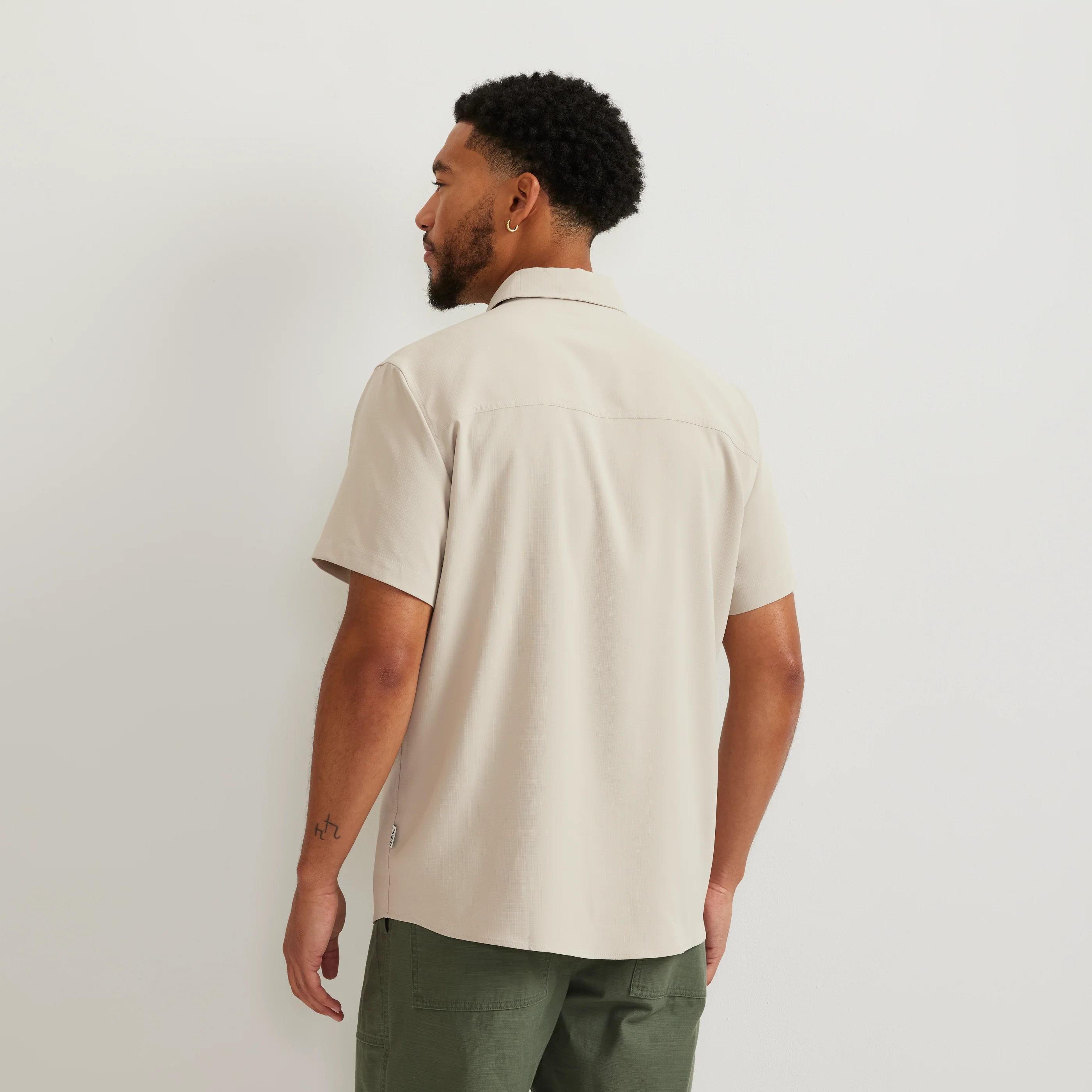 Men's Short Sleeve Destination Shirt-Solid - Image 5