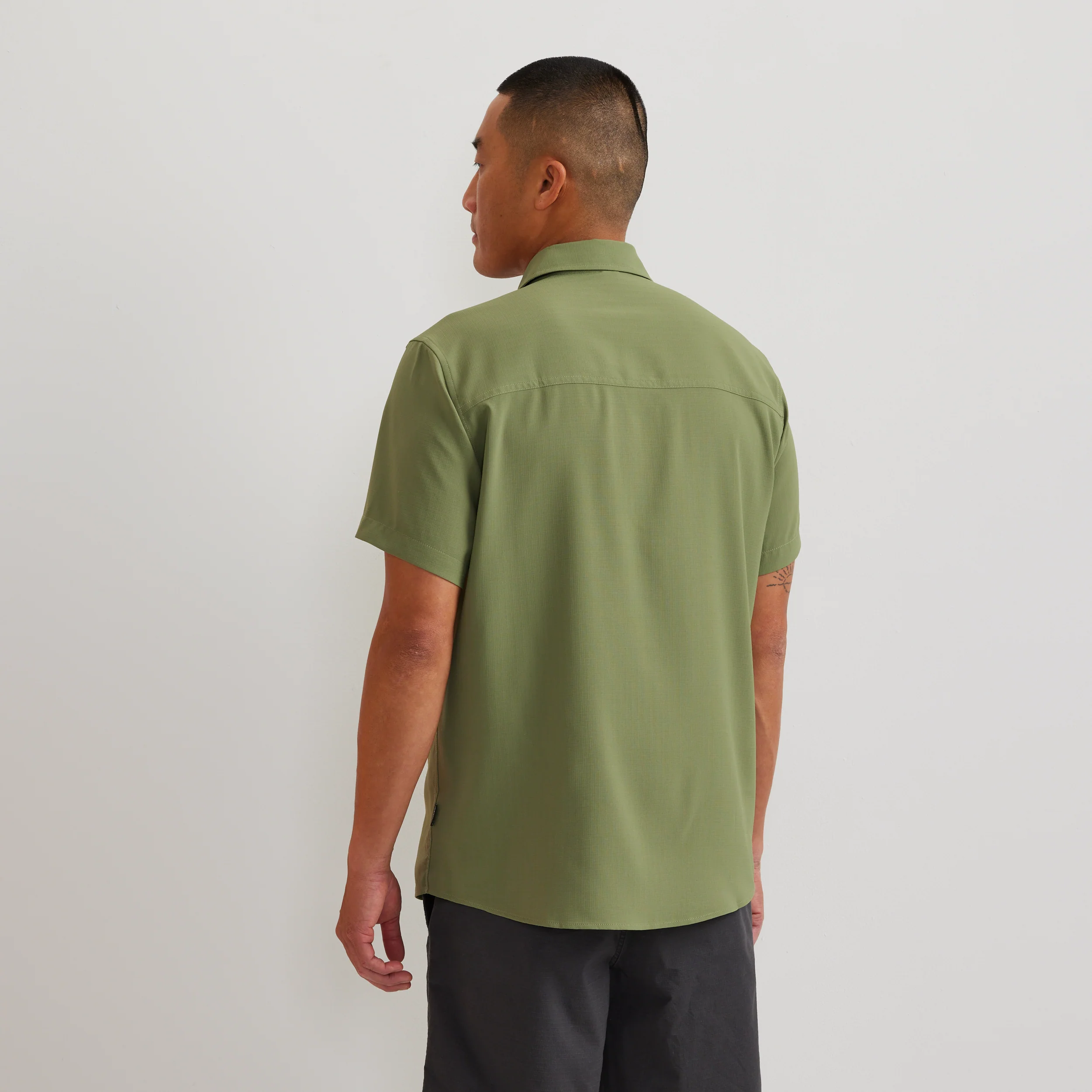 Men's Short Sleeve Destination Shirt-Solid - Image 8