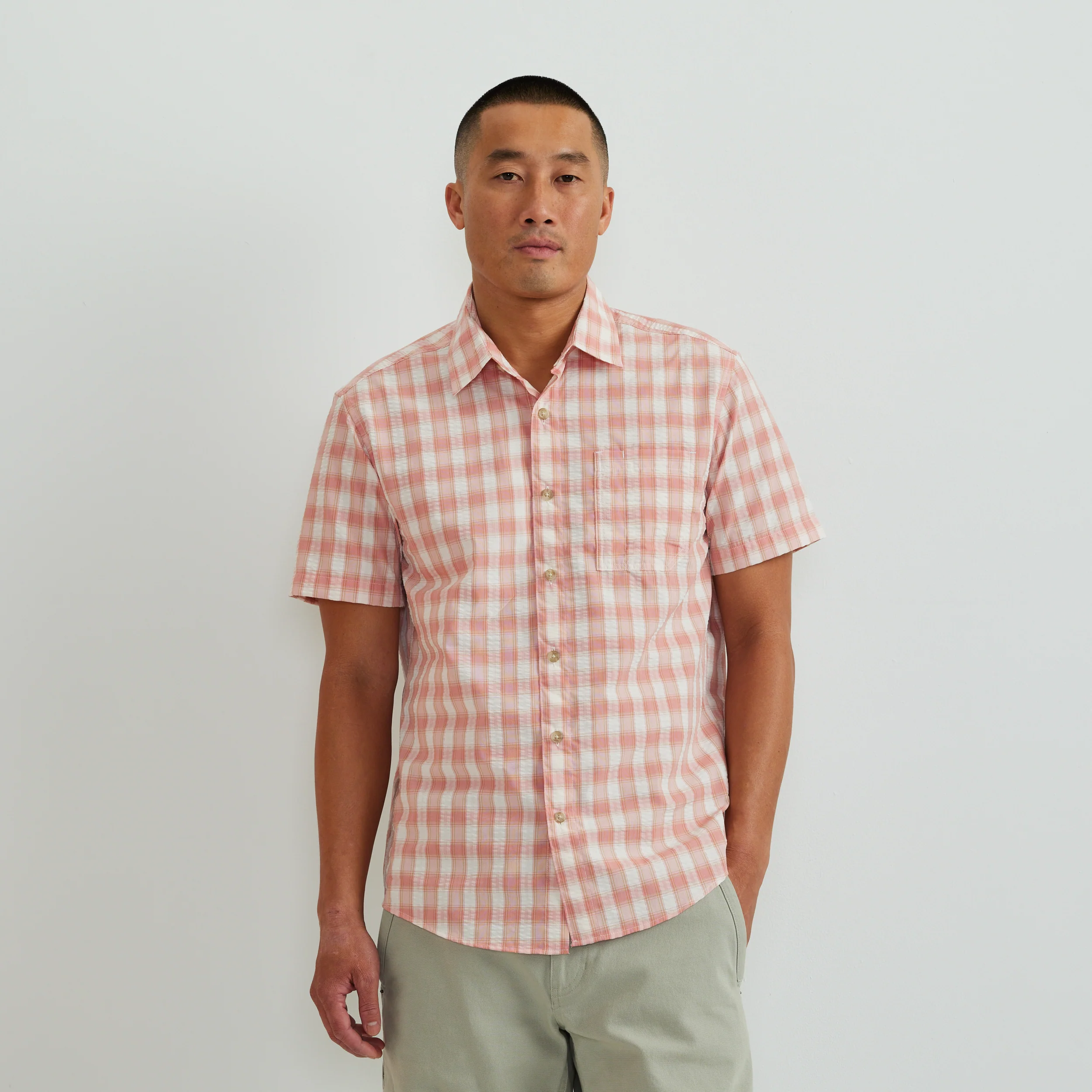 Men's Short-Sleeve Pack It 3.0 Seersucker Shirt - Image 5
