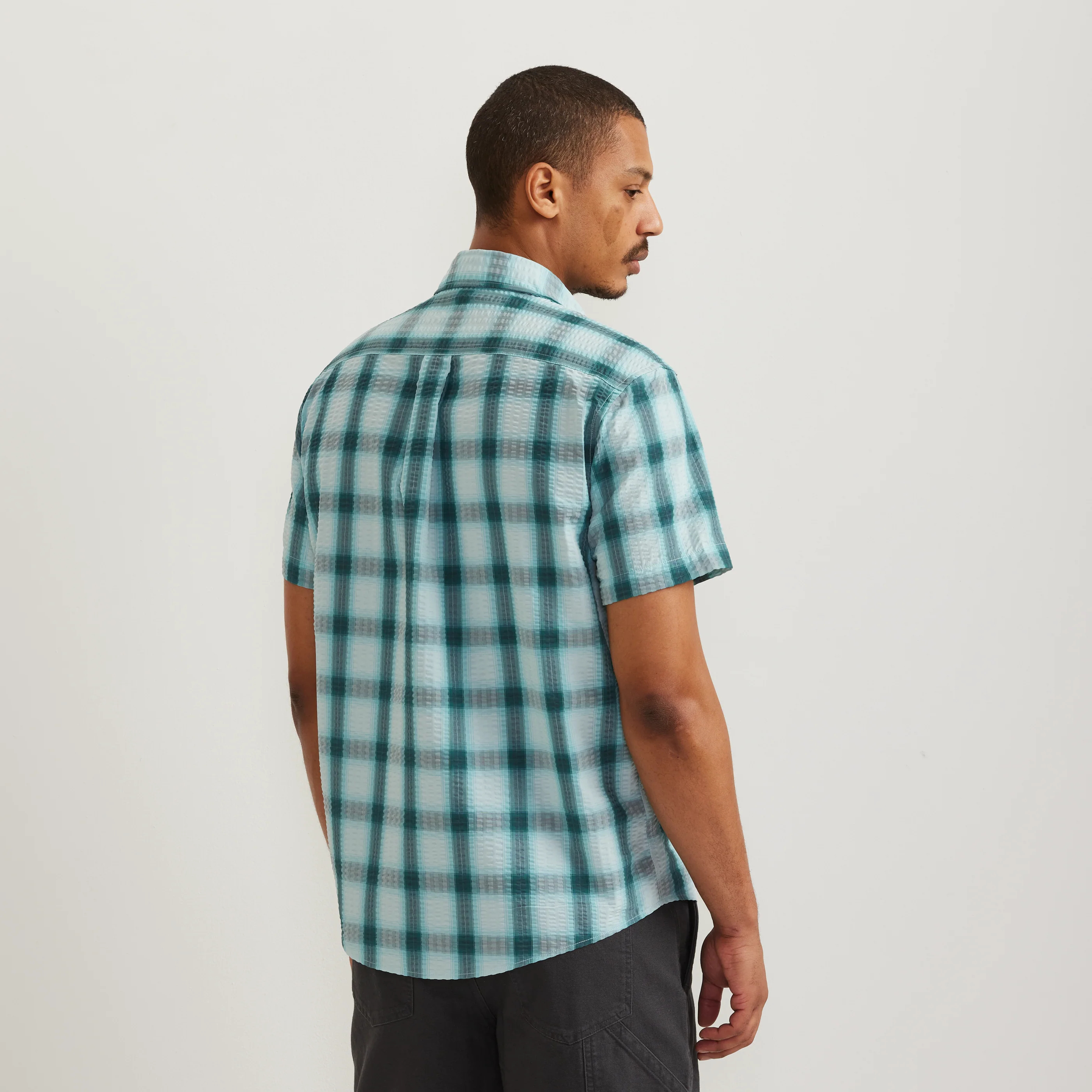 Men's Short-Sleeve Pack It 3.0 Seersucker Shirt - Image 8